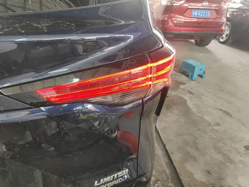 Toyota Sienna — миниатюра 8