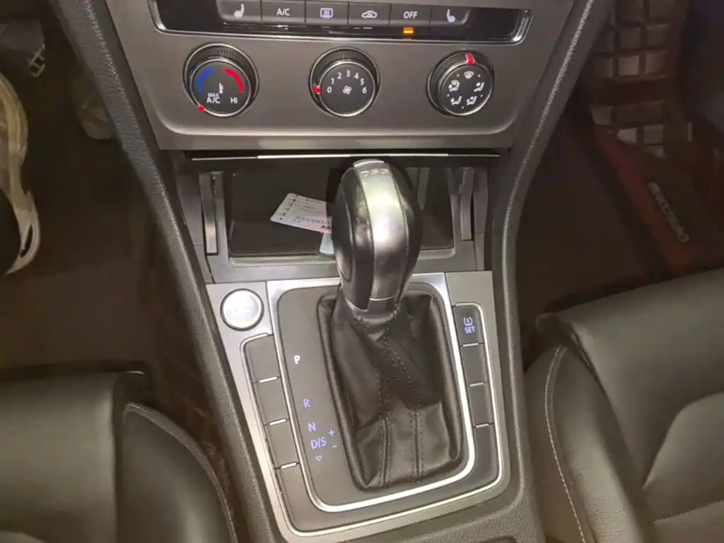 Volkswagen Golf — миниатюра 14