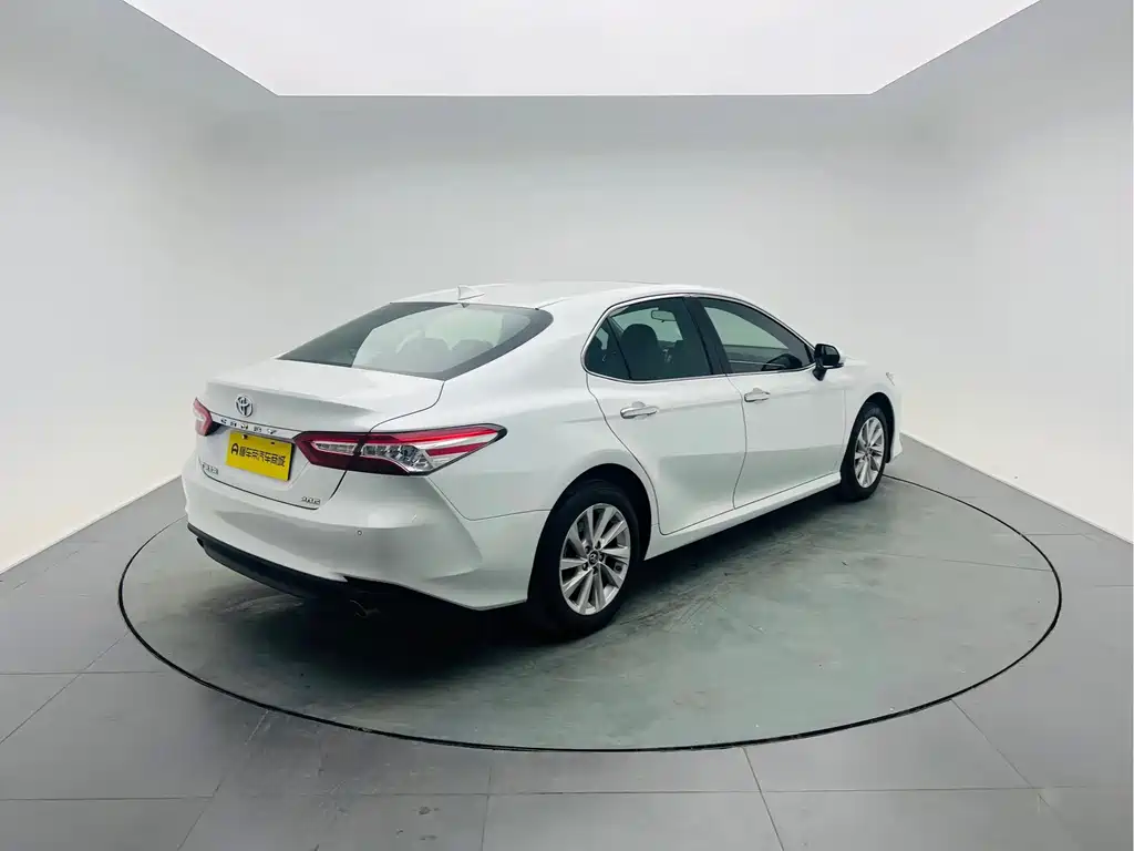 Toyota Camry 2021 2.0G Luxury