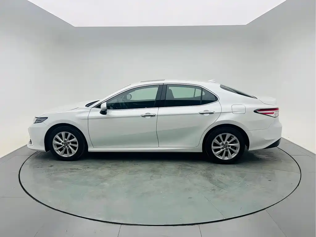 Toyota Camry 2021 2.0G Luxury