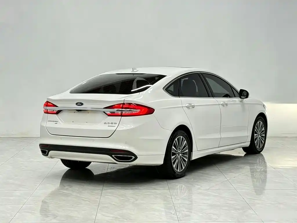 Ford Mondeo — миниатюра 7