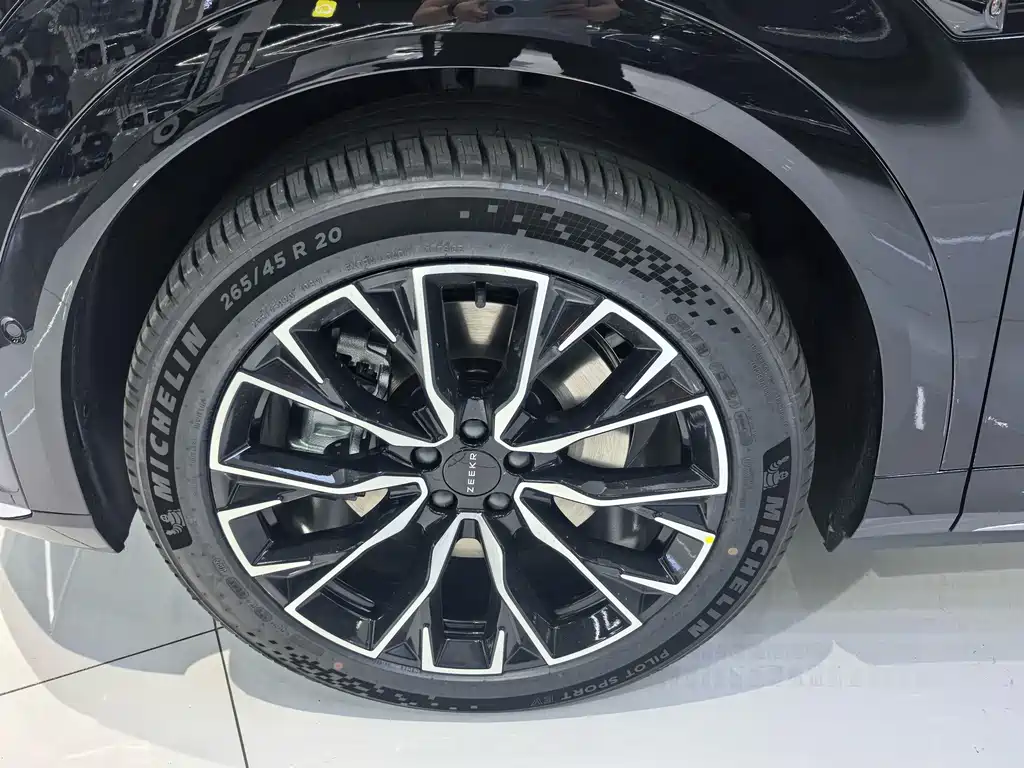 Zeekr 7X — миниатюра 17