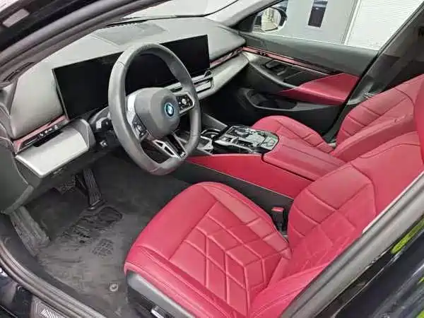 BMW i5 — миниатюра 6