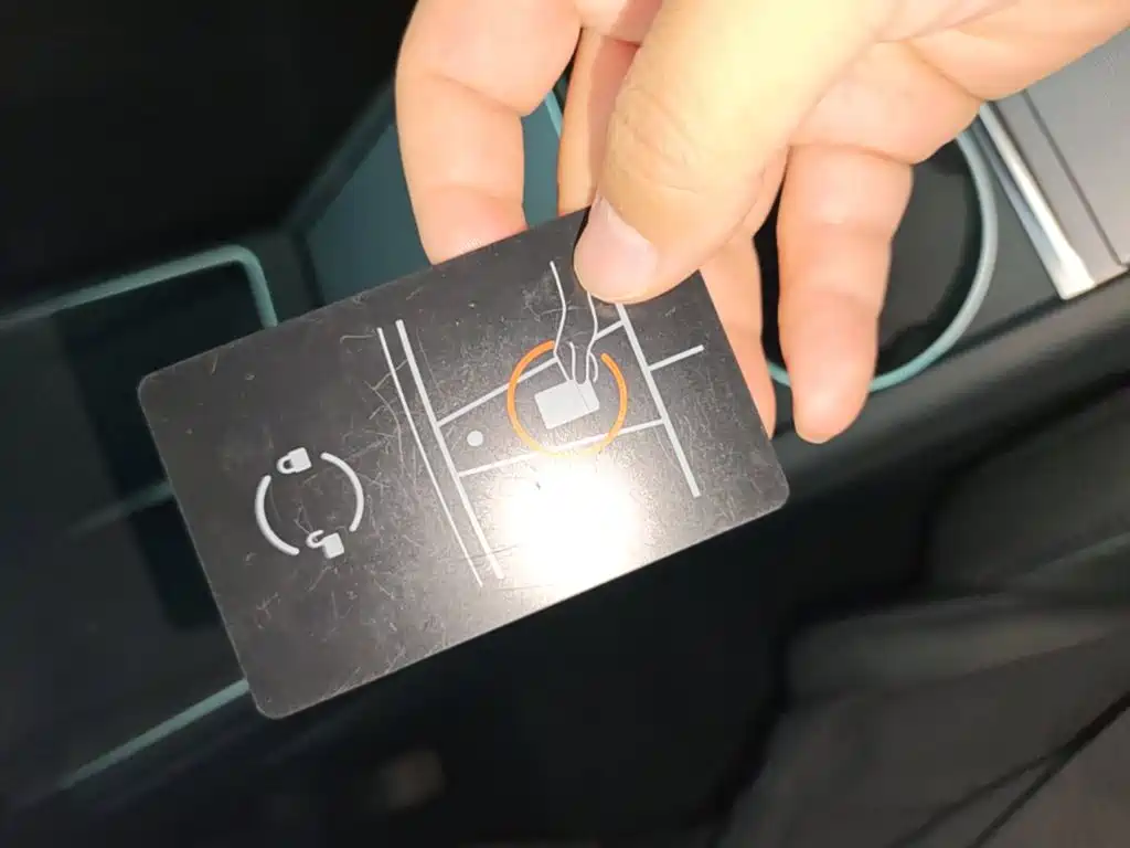 Tesla Model Y L — миниатюра 9