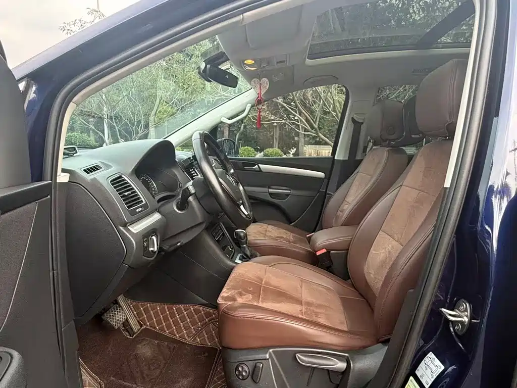 Volkswagen Sharan — миниатюра 9