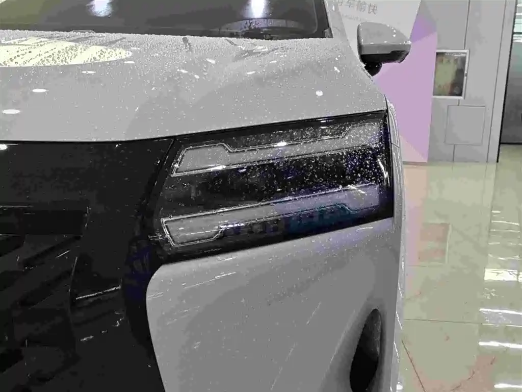 Wuling Звездный свет 730 Новая энергия — миниатюра 4