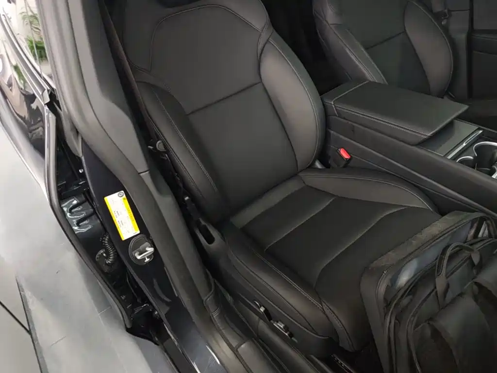 Tesla Model Y L — миниатюра 25