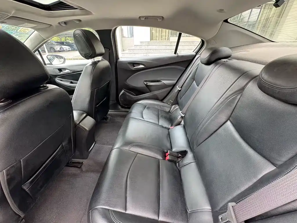 Chevrolet Cruze — миниатюра 8