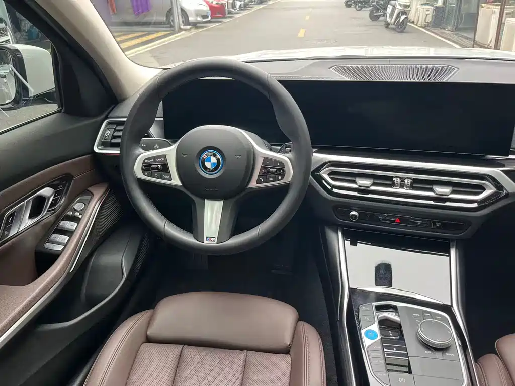 BMW i3 — миниатюра 11