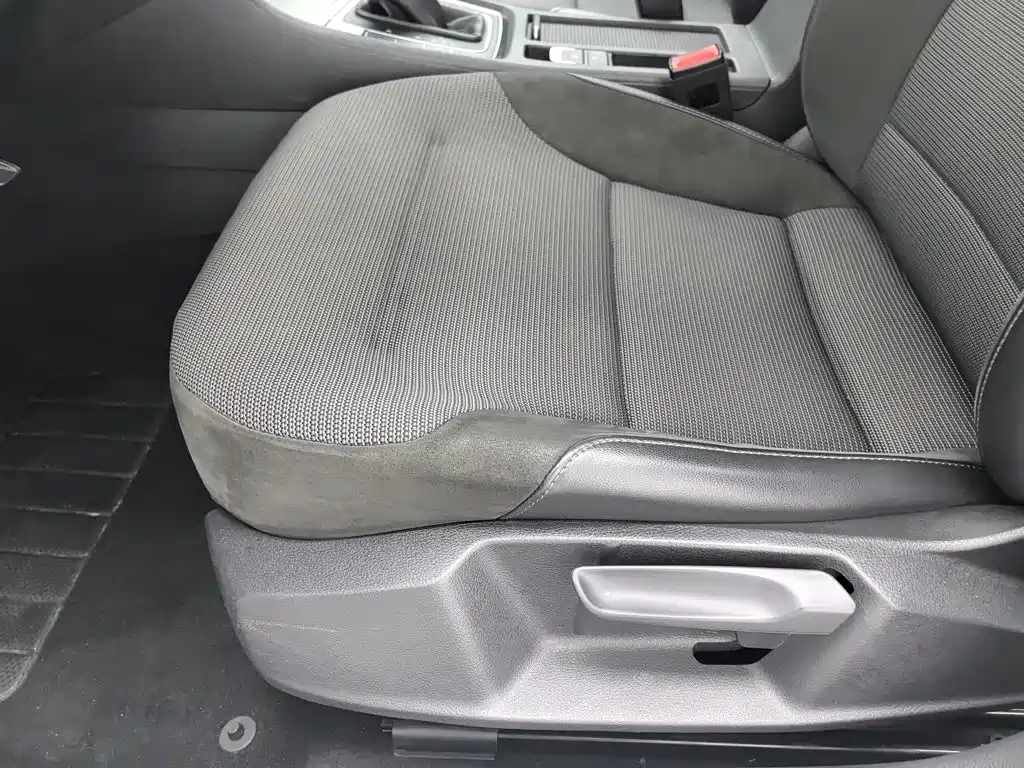 Volkswagen Golf — миниатюра 20