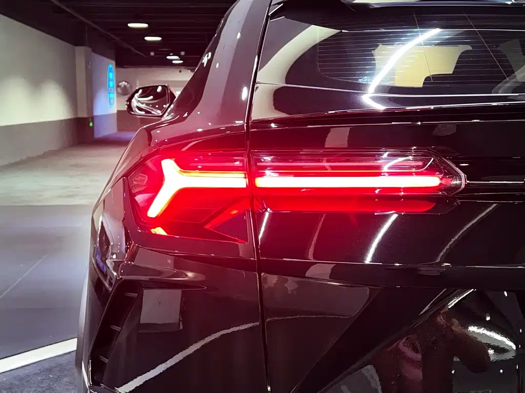 Lamborghini Urus — миниатюра 9