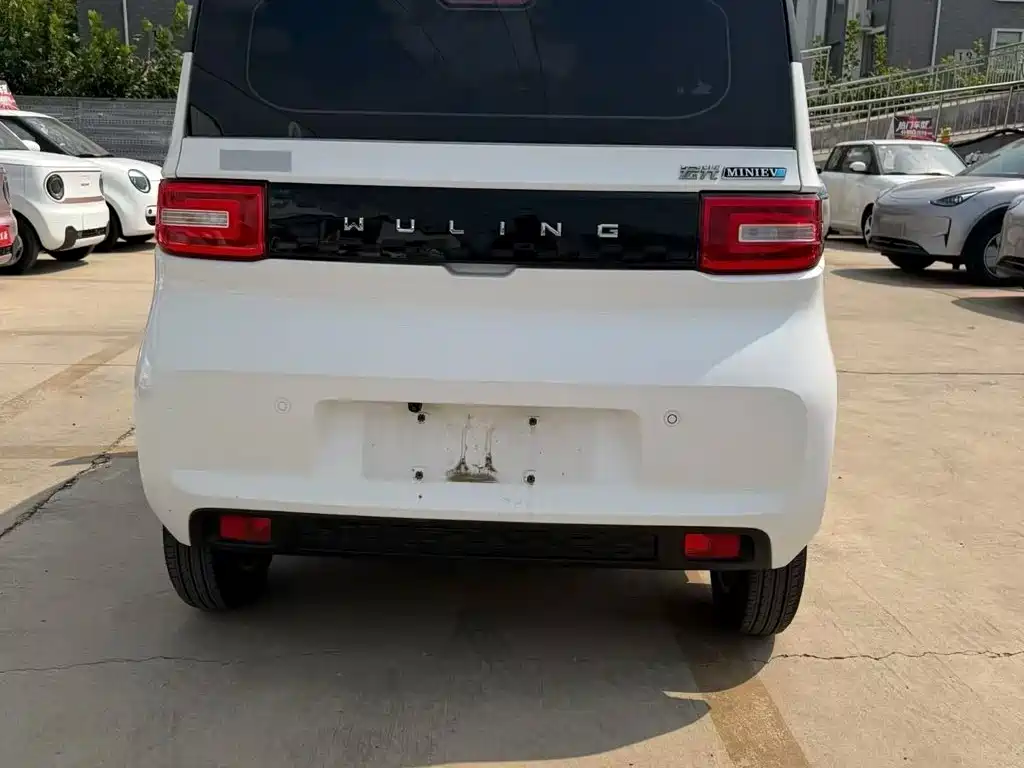 Wuling MINIEV — миниатюра 4