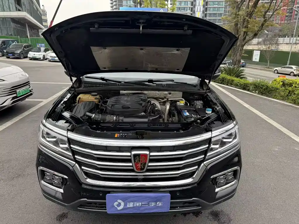 ROEWE RX8