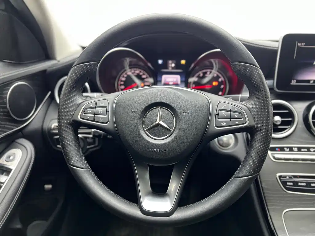 Mercedes-Benz C-Class — миниатюра 11