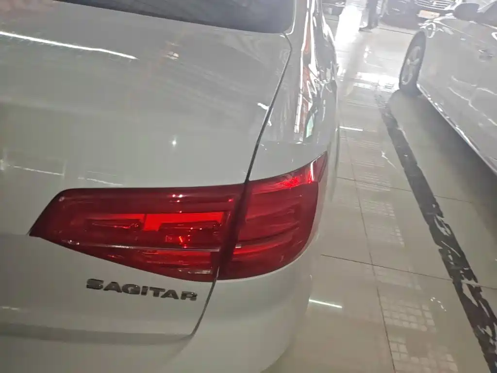 Volkswagen Sagitar — миниатюра 8