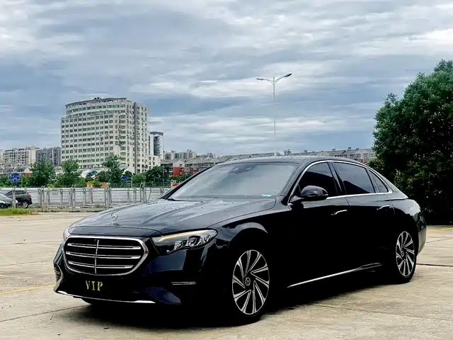 Mercedes-Benz E-Class 2024 E 300 L Luxury — фото 1