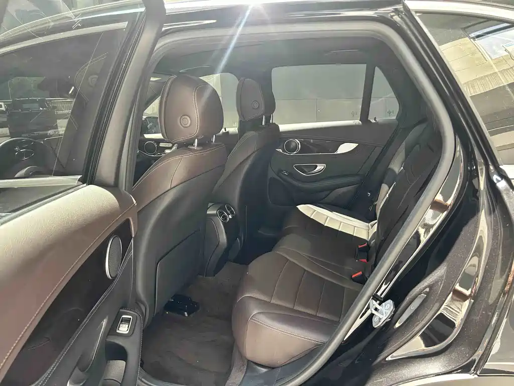 Mercedes-Benz GLC 2018 GLC 260 4MATIC Luxury