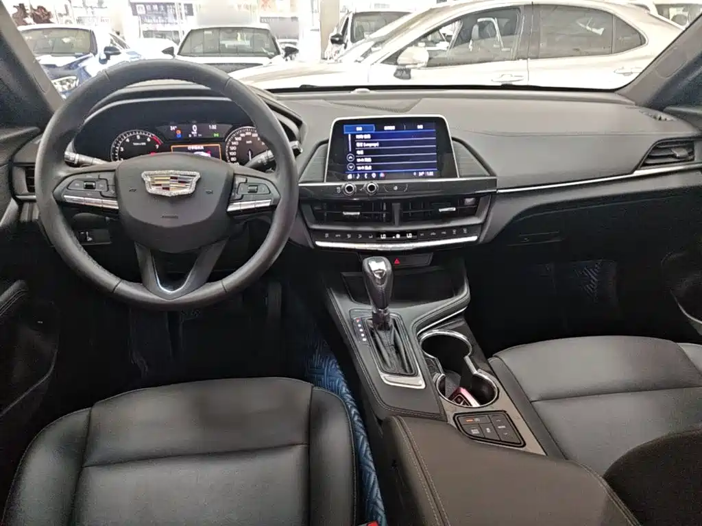 Cadillac CT4 2022 28T