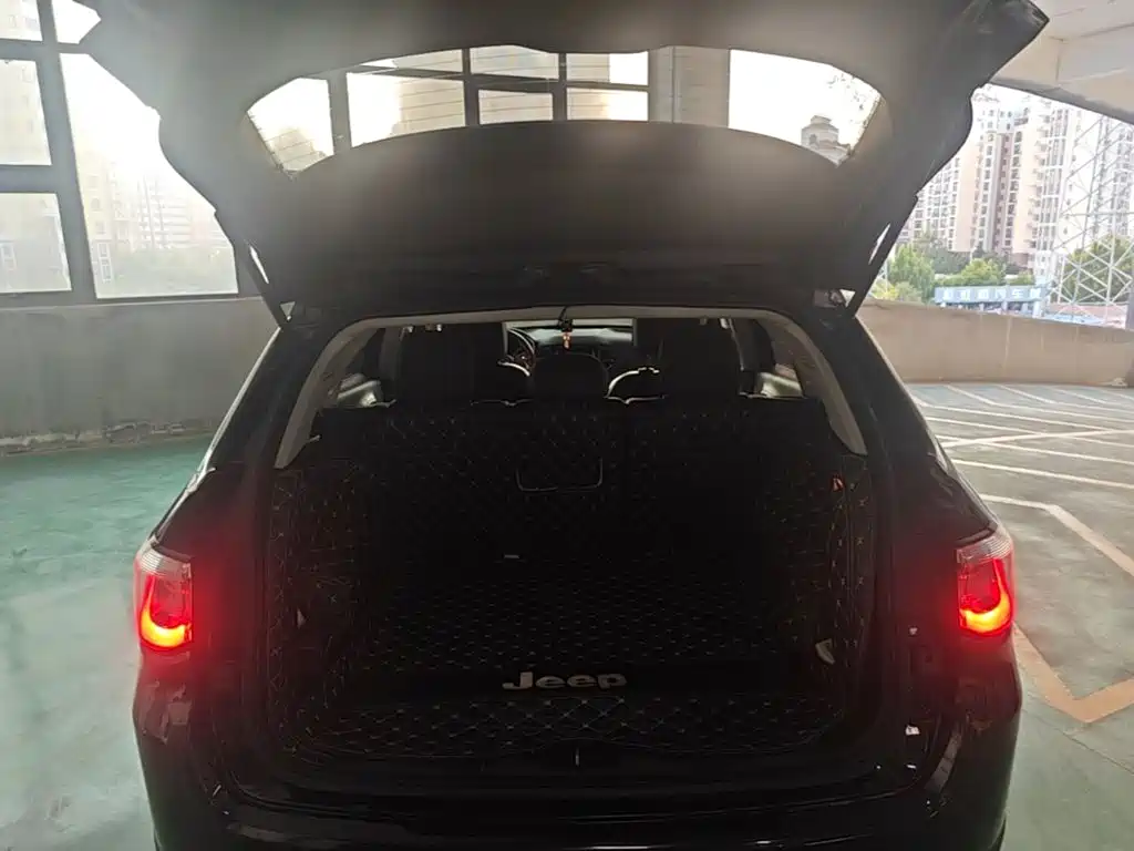 Jeep Compass — миниатюра 22