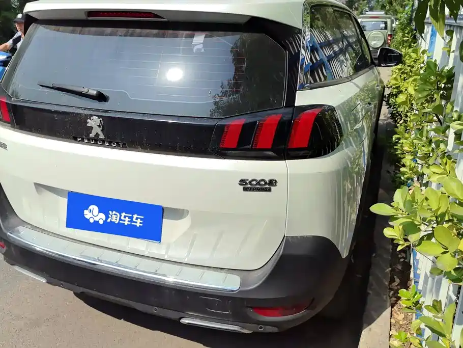 Peugeot 5008 — миниатюра 3