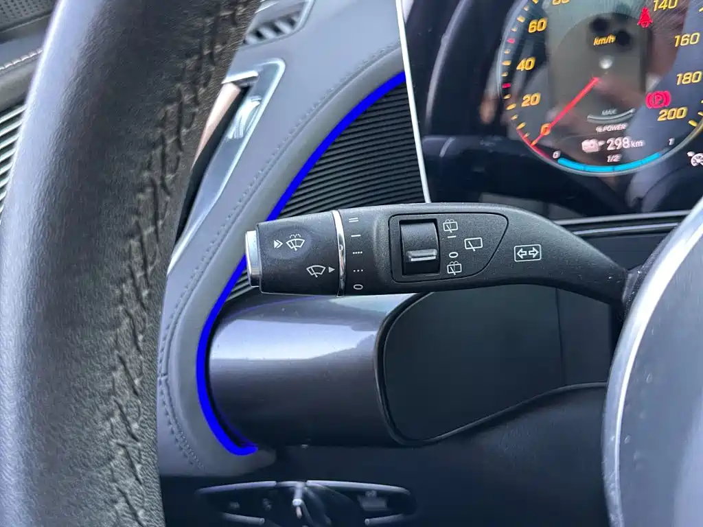Mercedes-Benz EQC — миниатюра 22