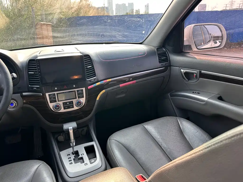 Hyundai Santa Fe Classic — миниатюра 10