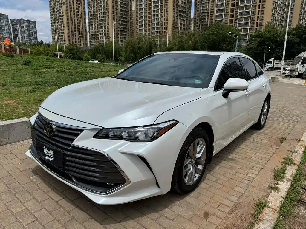 Купить Toyota Avalon