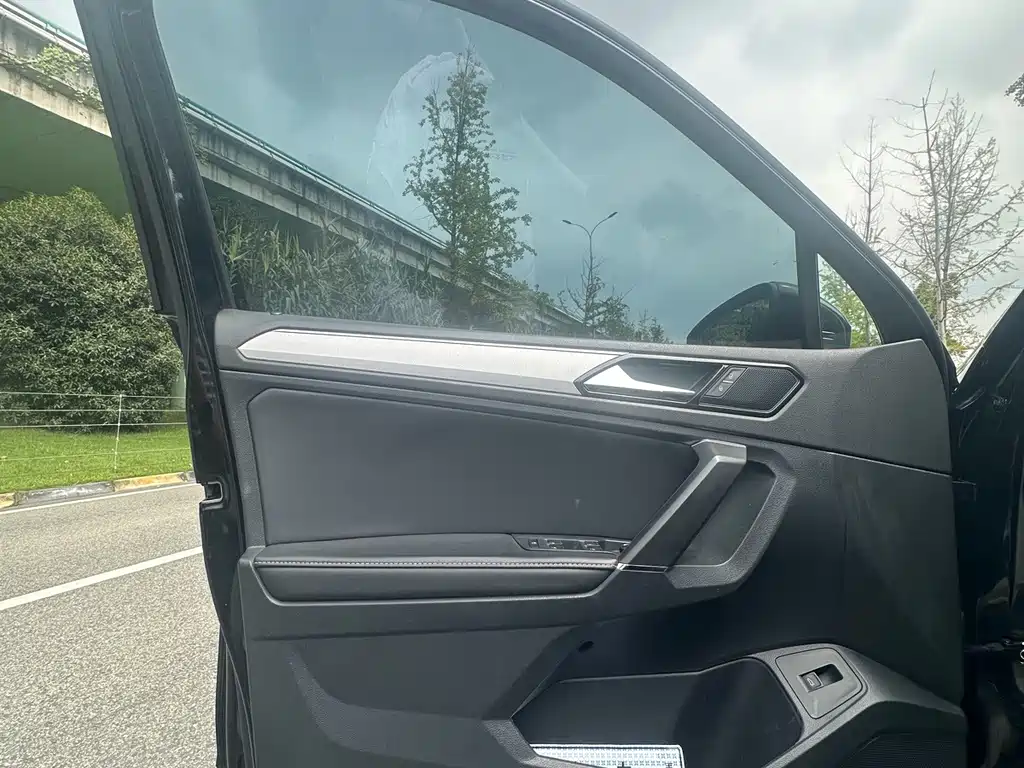 Volkswagen Tiguan L — миниатюра 9