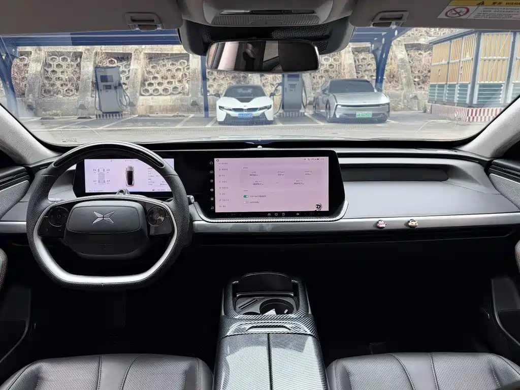 XPeng P7 — миниатюра 10