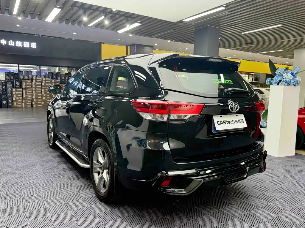 Toyota Highlander — миниатюра 12