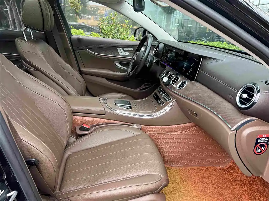 Mercedes-Benz E-Class — миниатюра 8