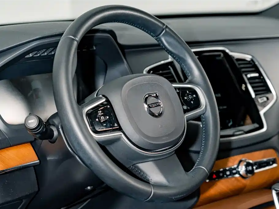 Volvo XC90 2022 B6 Luxury 7 мест