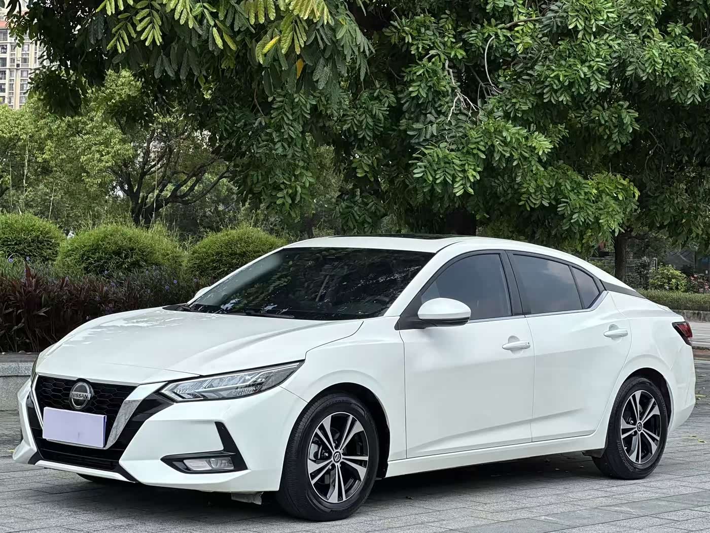 Nissan Teana 1.6 л 2021 г. Белый, пробег 38000 км