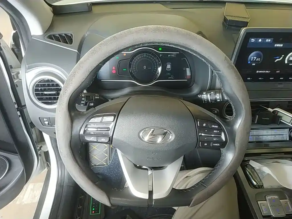 Hyundai Kona Electric — миниатюра 11