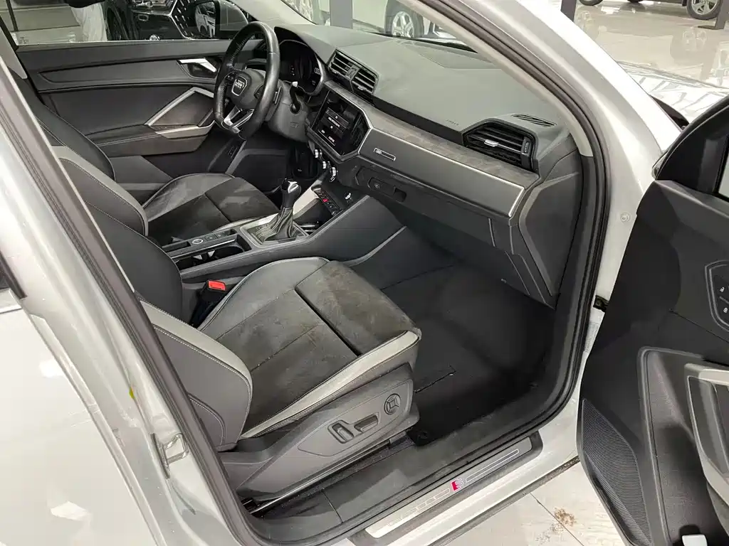 Audi Q3 — миниатюра 10