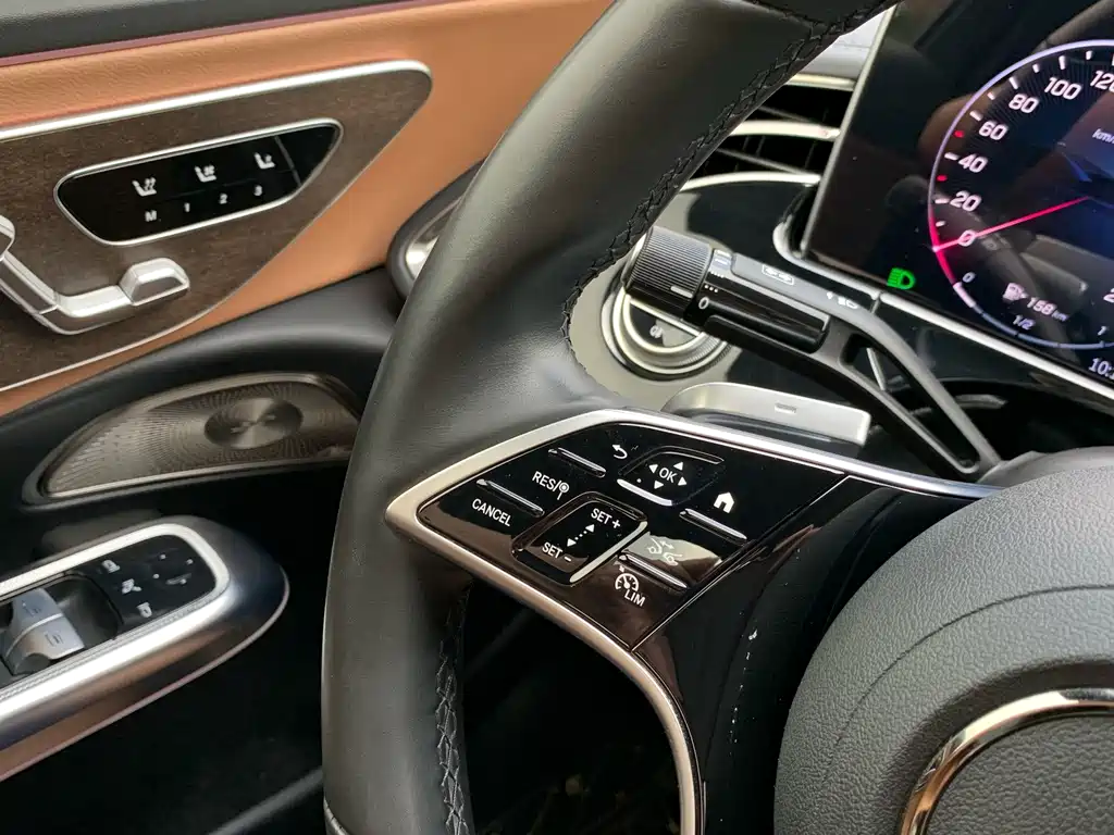 Mercedes-Benz E-Class — миниатюра 24