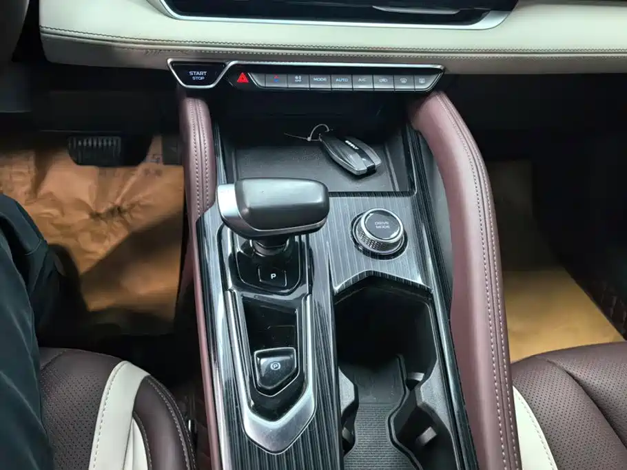 Geely Xingyue L — миниатюра 16