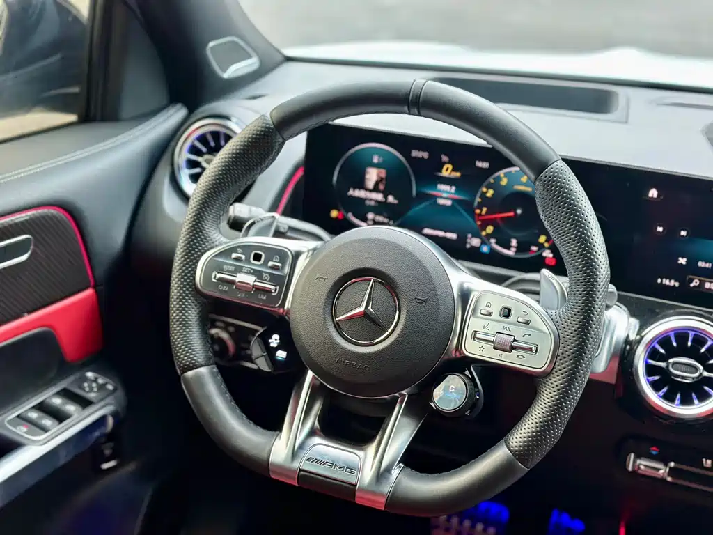 MERCEDES-BENZ GLB AMG