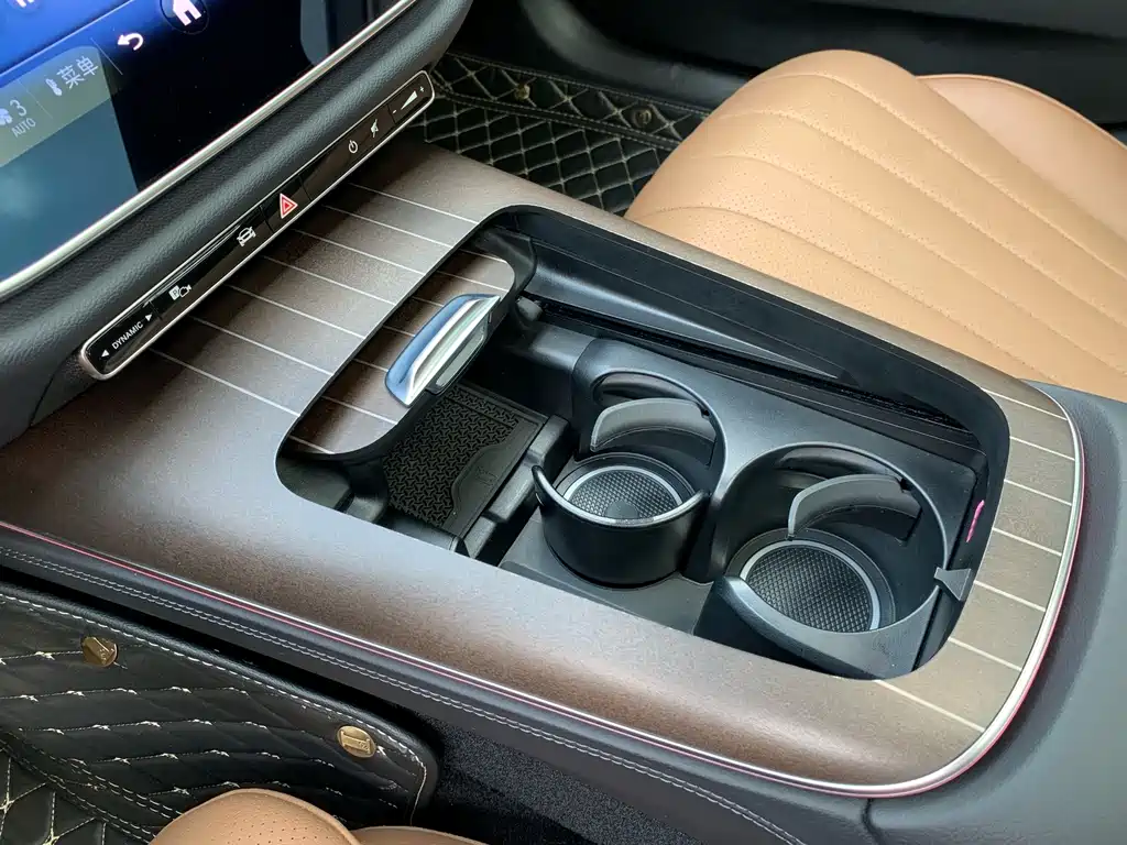 Mercedes-Benz E-Class — миниатюра 23