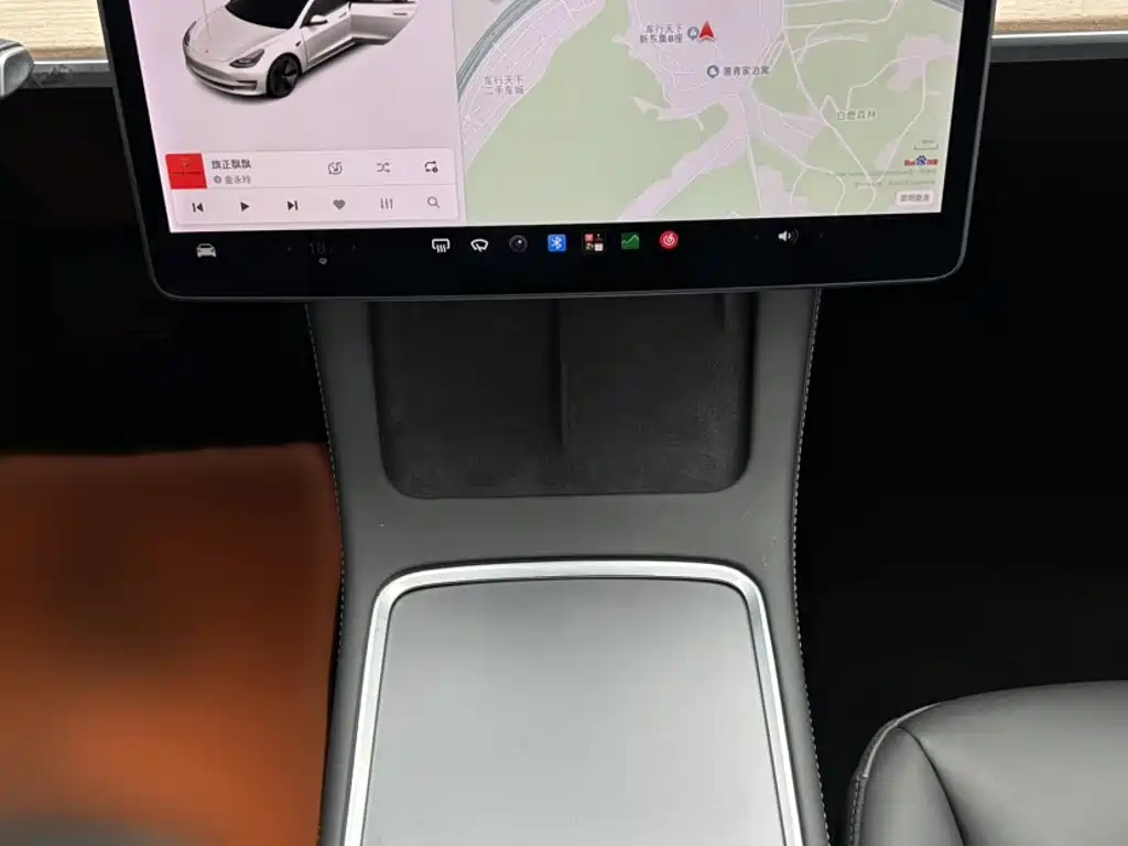 Tesla Model 3 — миниатюра 6