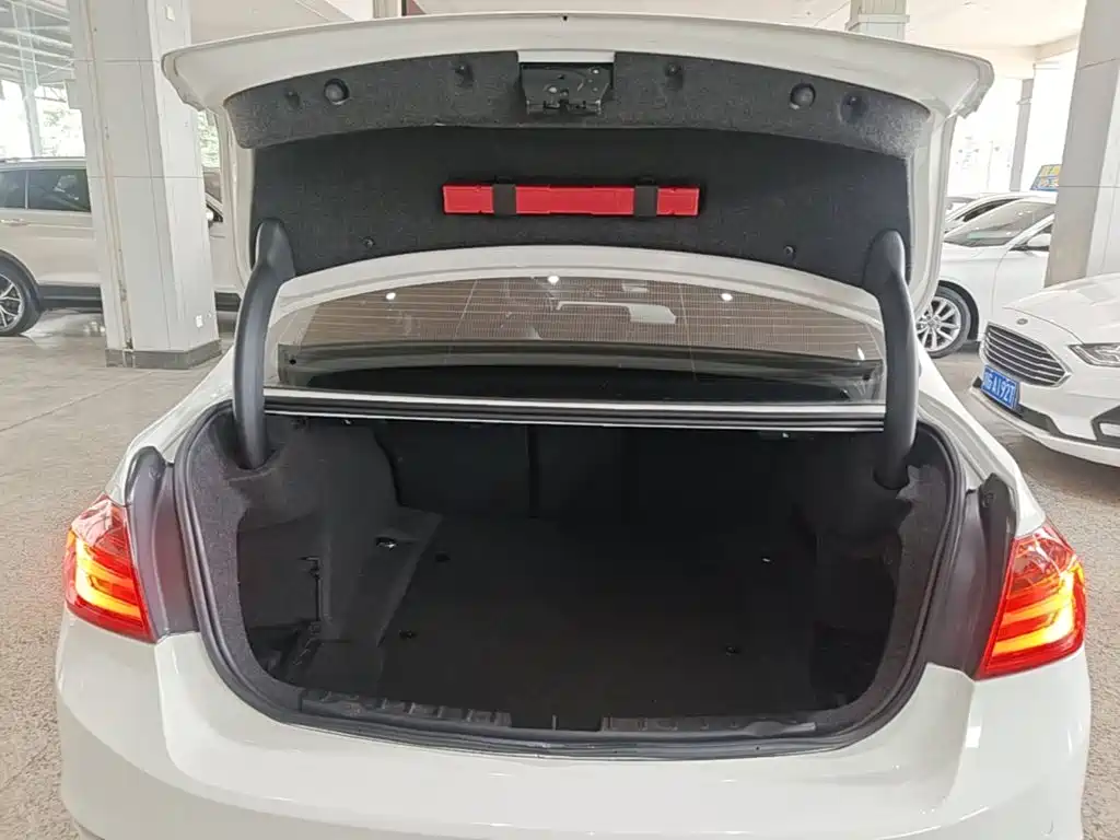 BMW 3 Series — миниатюра 19