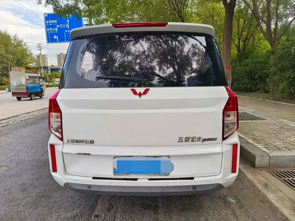 Wuling Hongguang PLUS — миниатюра 13