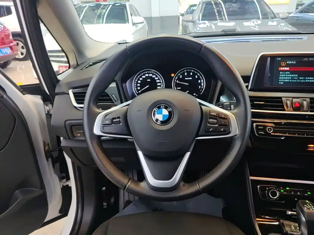 BMW 2 Series Active Tourer — миниатюра 7