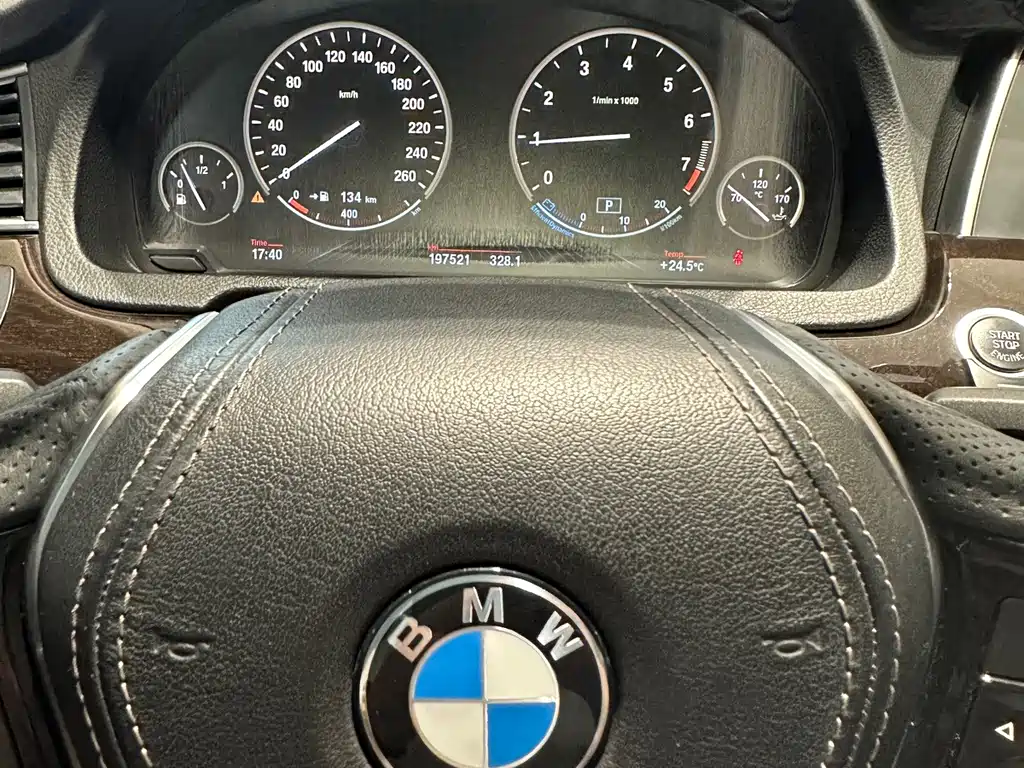 BMW 5 Series GT — миниатюра 6