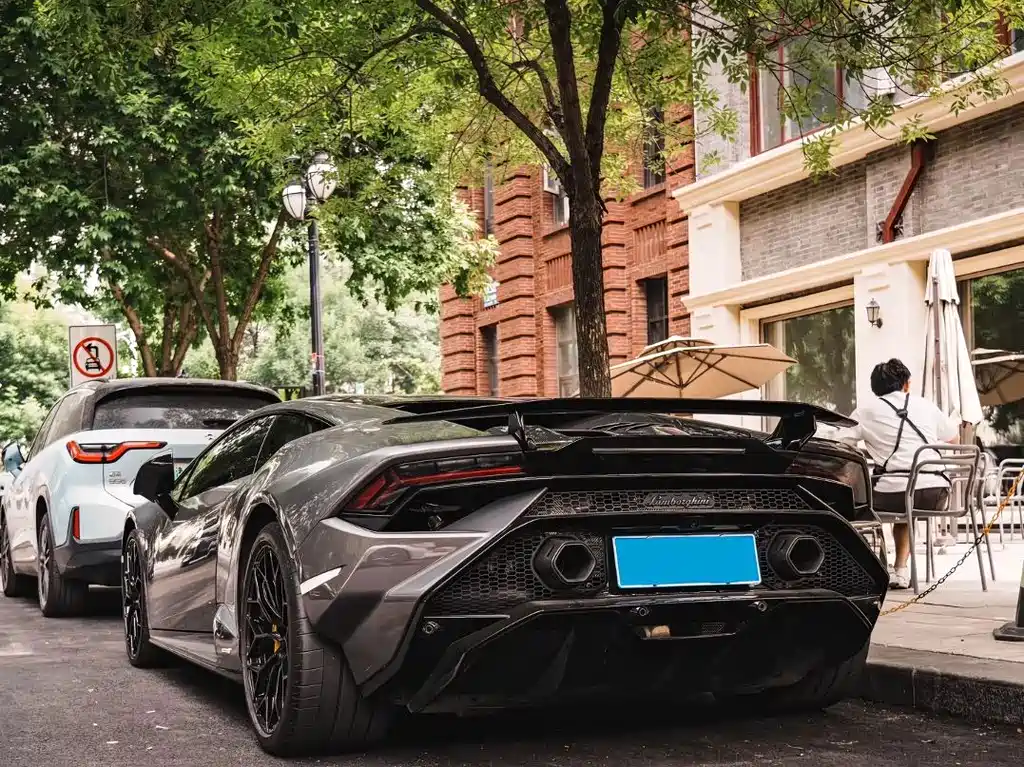 Lamborghini Huracán — миниатюра 5