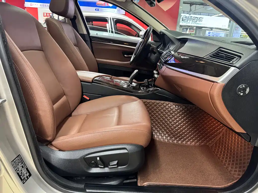 BMW 5 Series — миниатюра 8