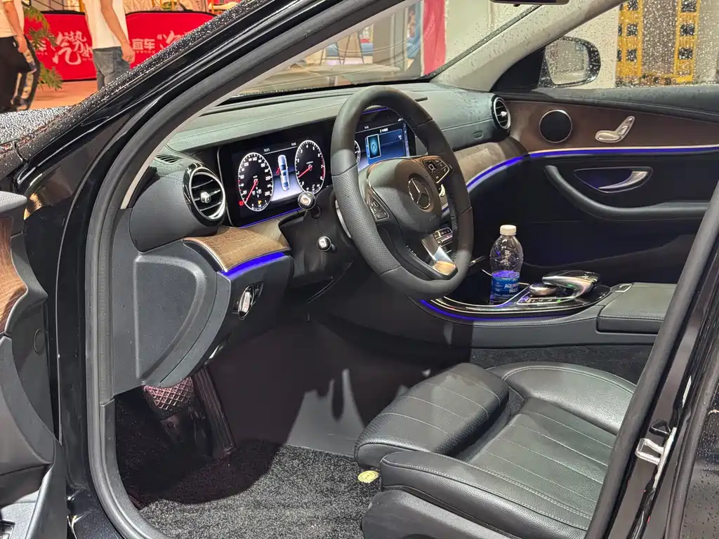 Mercedes-Benz E-Class — миниатюра 9