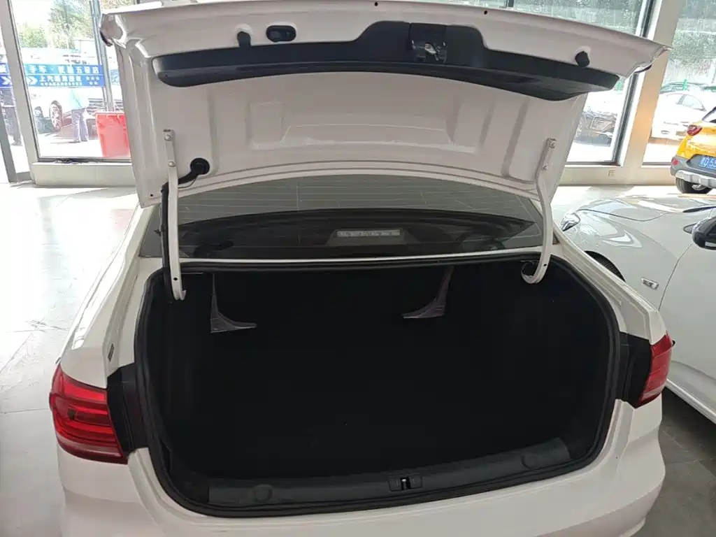 Volkswagen Lavida — миниатюра 19