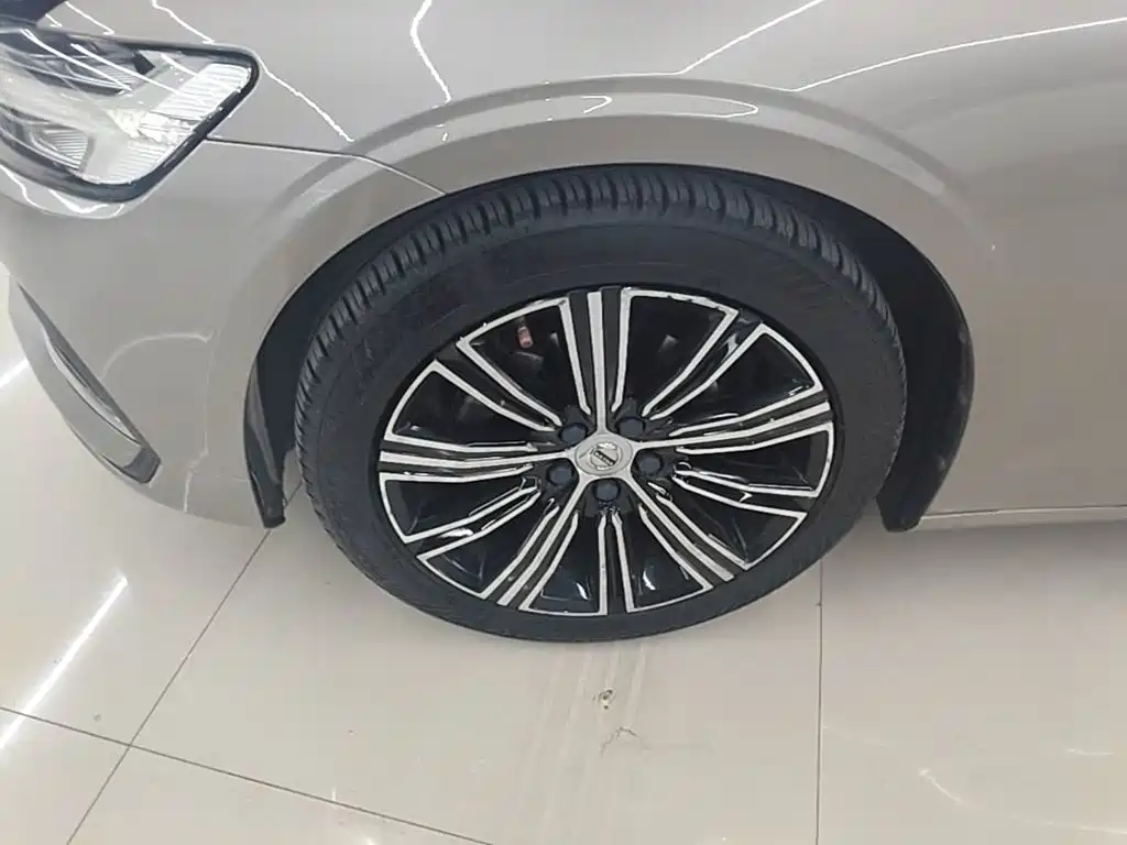 Volvo S60 — миниатюра 23
