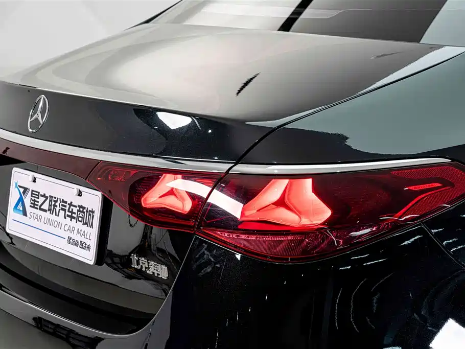 Mercedes-Benz E-Class — миниатюра 8